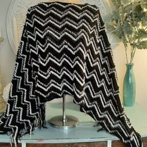 BCBG Shawl XL 